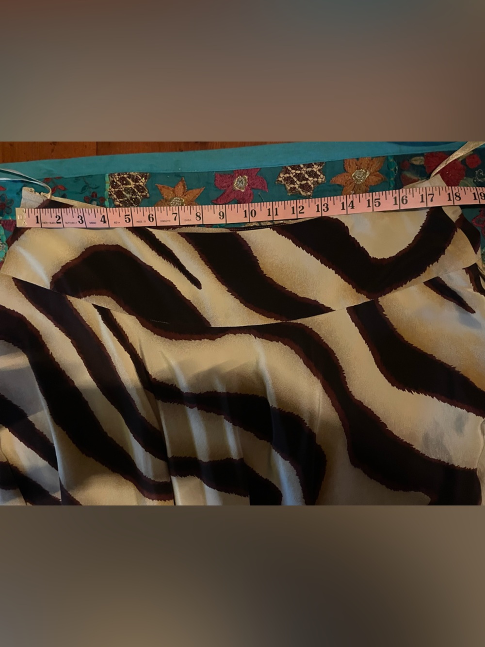 Ralph lauren zebra SILK skirt sz 14
Hundred percent silk never worn
Size 14 - Picture 8 of 8